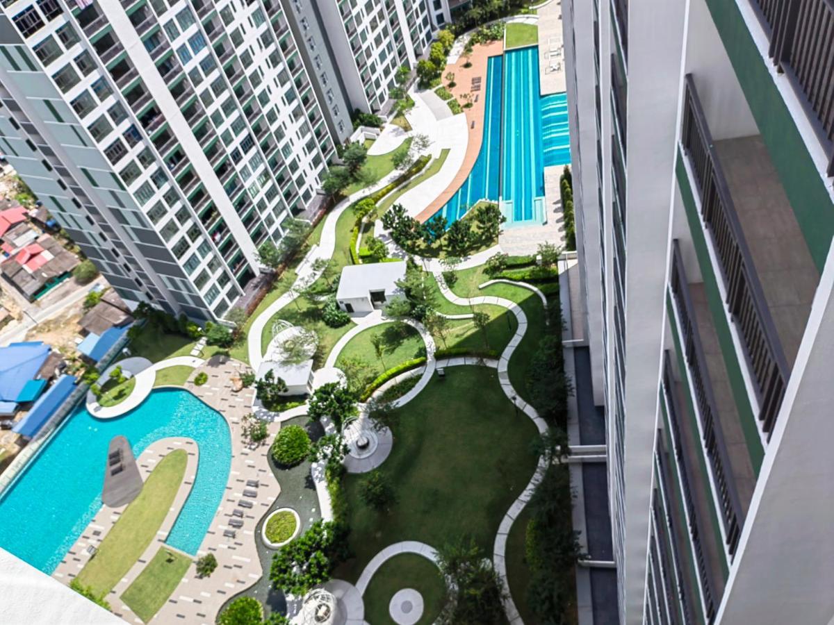 8Scape Residences Batman Vs Ironman@Lsy Home & Leisure Johor Bahru Exterior foto