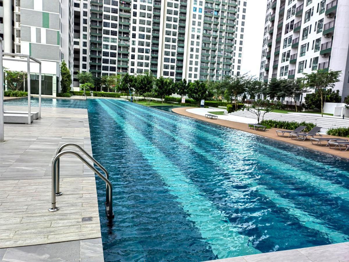 8Scape Residences Batman Vs Ironman@Lsy Home & Leisure Johor Bahru Exterior foto